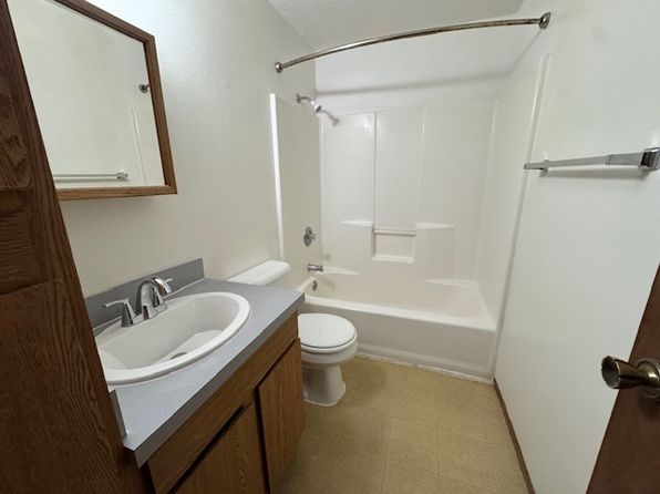183 Robbins Ave #183