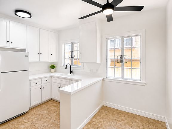 5th image of 1746 N Kingsley Dr