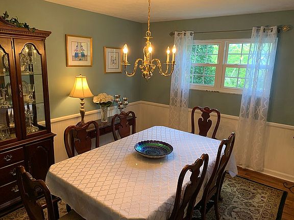 2nd image of 1018 Lynn Oak Dr
