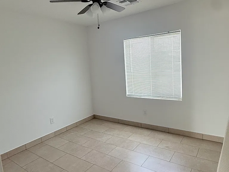 1325 W North Ln #A — Photo 5