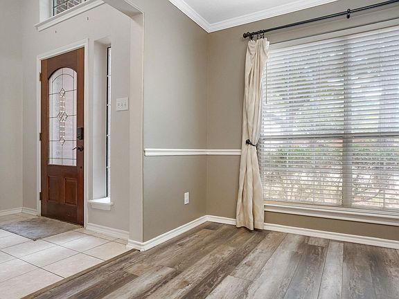 4th image of 20915 Sandy Briar Ct