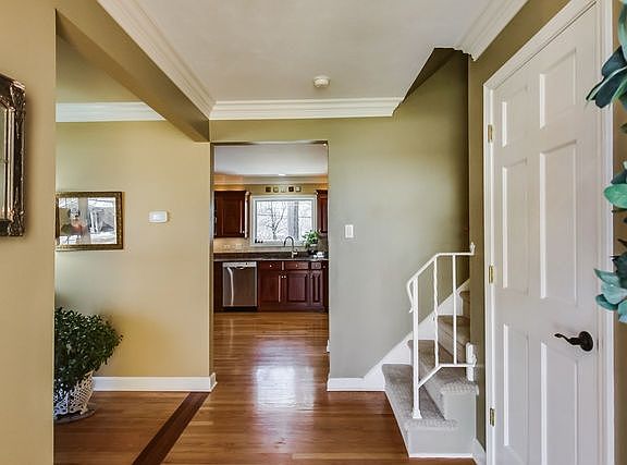 5th image of 1238 Longmeadow Dr