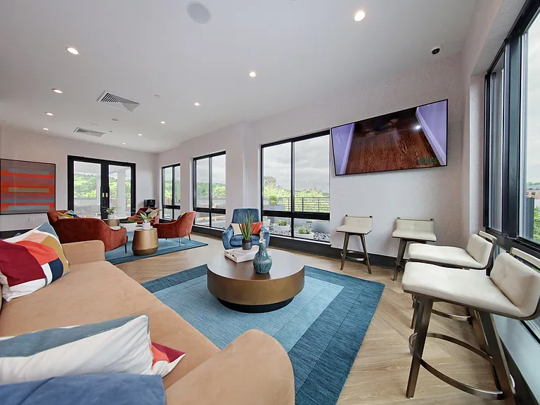 Rooftop Clubroom with Vista Views