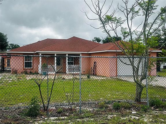 3rd image of 910 Rich Dr