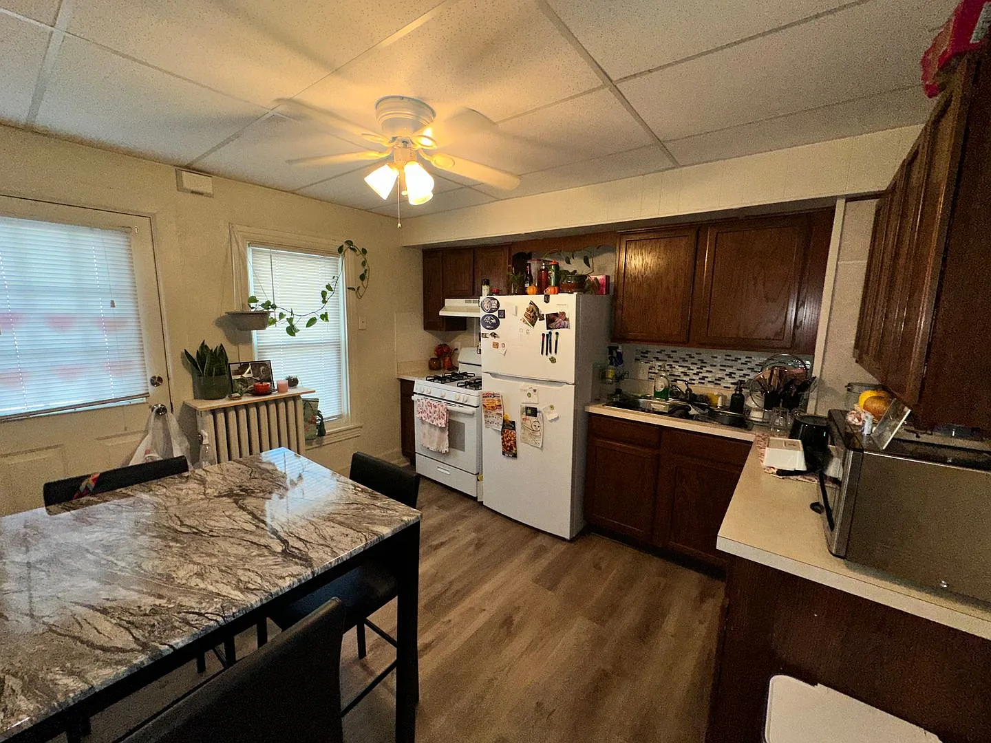 411 W Broadway St — Photo 3