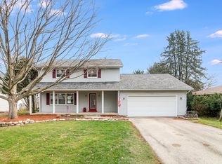 1671 Hilda Dr, Sandwich, IL 60548