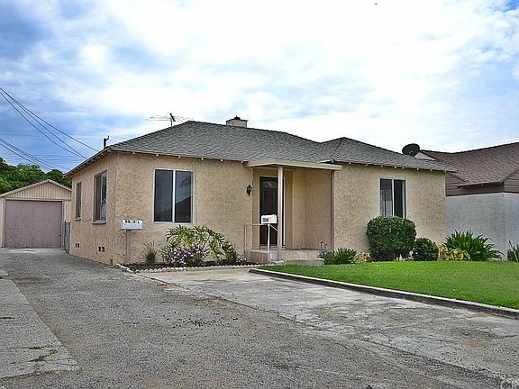 3rd image of 8833 Bennett Ave