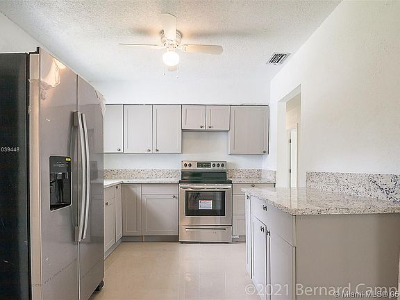 5th image of 1120 Park Dr