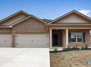 327 Sandy Oak Dr, Harvest, AL 35749