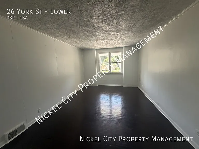 26 York St #LOWER — Photo 9