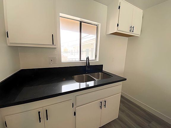 2nd image of 767 Redondo Ave APT 204