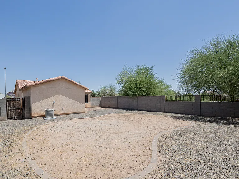 6413 W Elwood St — Photo 22