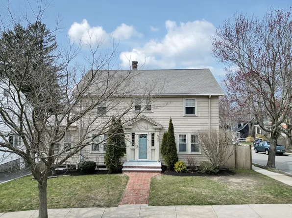 40 Robin St, West Roxbury, MA 02132