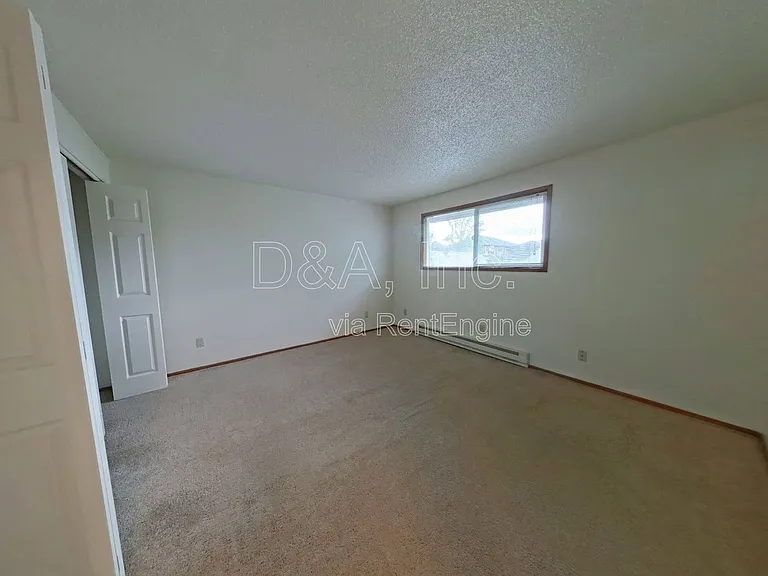 605 NW Kings Blvd #4 — Photo 6
