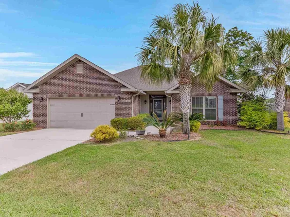2470 Bentley Oaks Dr, Cantonment, FL 32533