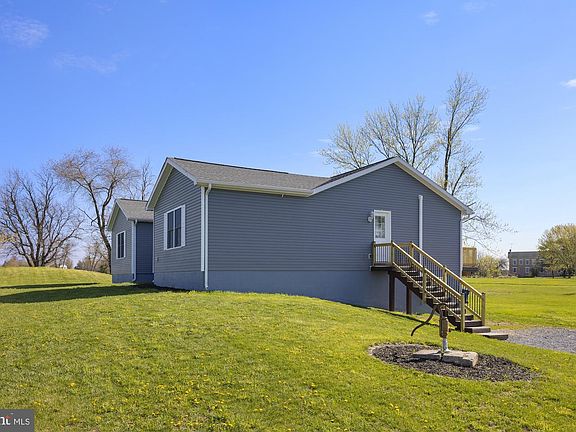 2nd image of 599 Hilltown Rd