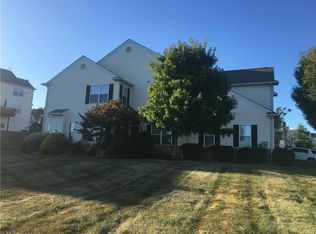 110 Willow Dr, Easton, PA 18045