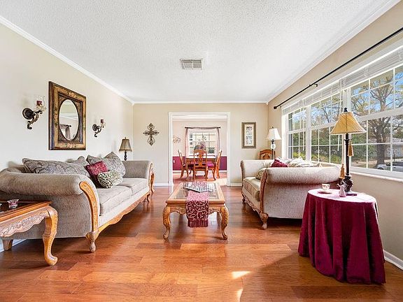 3rd image of 3041 Brandywine Dr