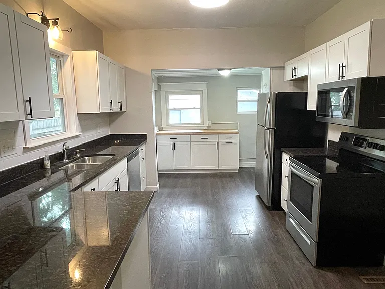 4026 Graceland Ave — Photo 14