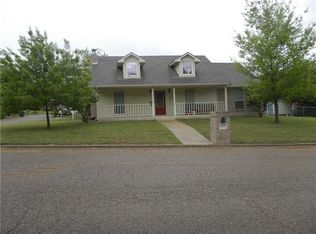 2307 White St, Clifton, TX 76634