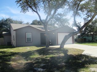 110 Captains Bay Dr, Rockport, TX 78382