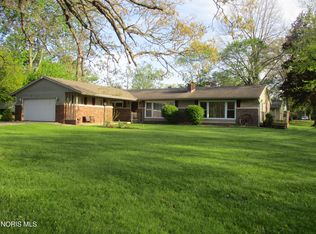 2029 Shawnee Dr, Defiance, OH 43512