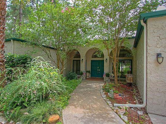 3rd image of 15729 Lakeway Dr