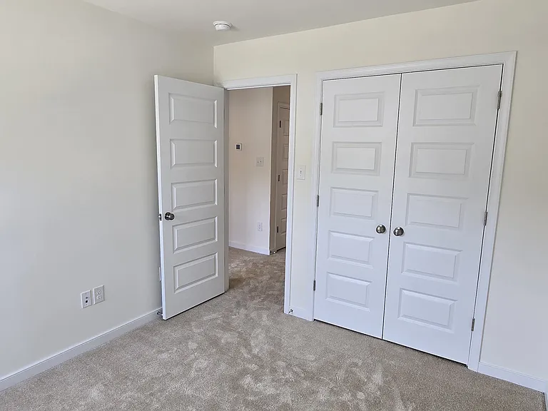 220 Greenpark Rd — Photo 28
