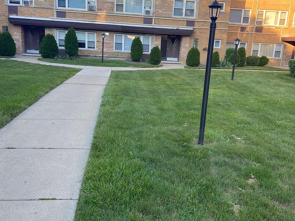 1st image of 6818 N Seeley Ave #3A