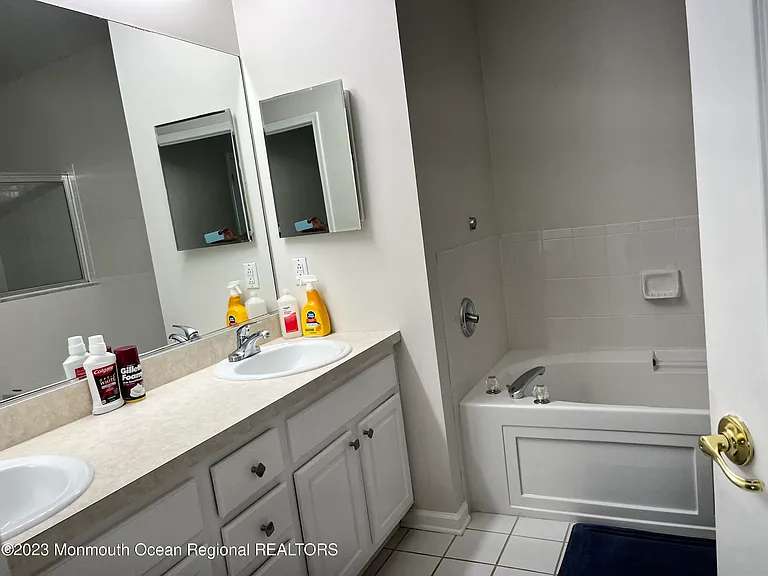 374 Saint Andrews Pl — Photo 7