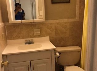 886 NE 35th St #1B, Oakland Park, FL 33334