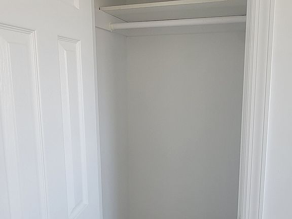 4th image of 2423 Gillmore St