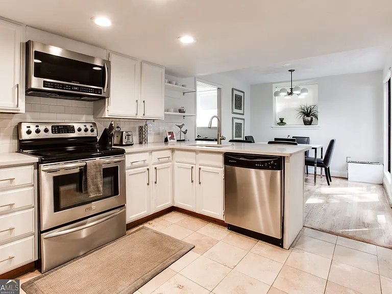 524 Seminole Ave NE — Photo 49