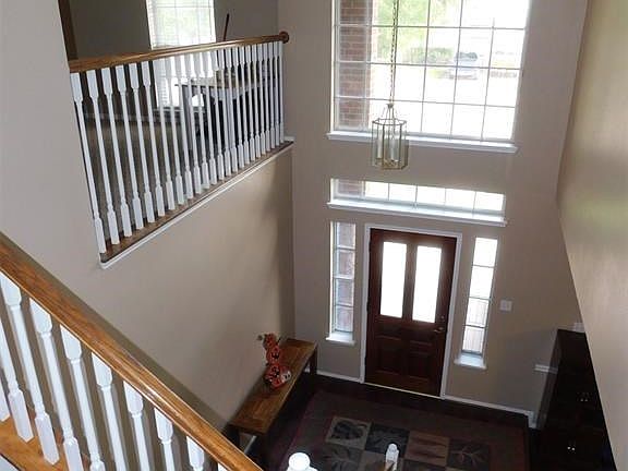 4th image of 402 Melodywood Dr