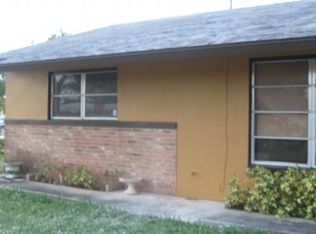 104 8th St, Lake Park, FL 33403