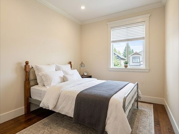 2nd image of 5080 Dunbar St #8
