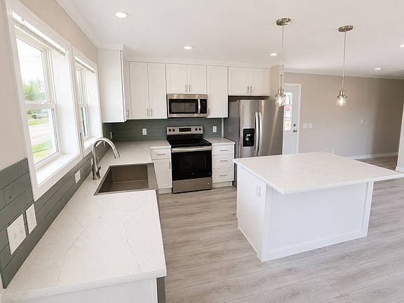 4th image of 12530 Kinsman Rd #18