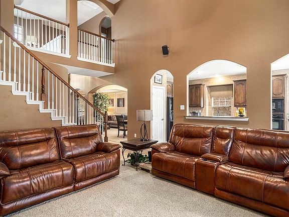 5th image of 3808 Applesprings Dr
