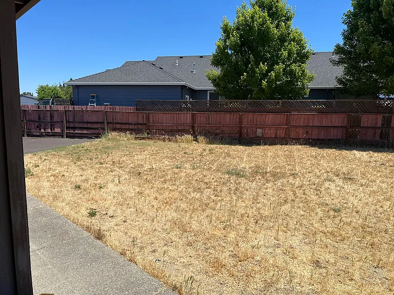 1460 Oxford Cir — Photo 25