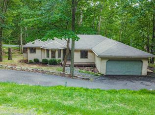313 Brentwood Dr, Bushkill, PA 18324