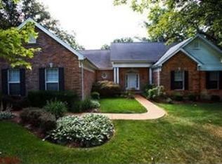 17526 Radcliffe Place Dr, Eureka, MO 63025
