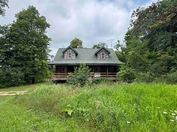 E7762 Maple Hill Rd, Rock Springs, WI 53961