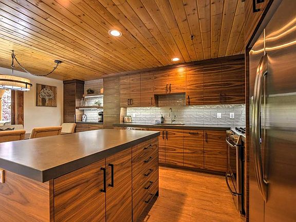 5th image of 7447 Royal St E #102