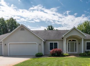 11920 Mistral Ln, Grand Haven, MI 49417