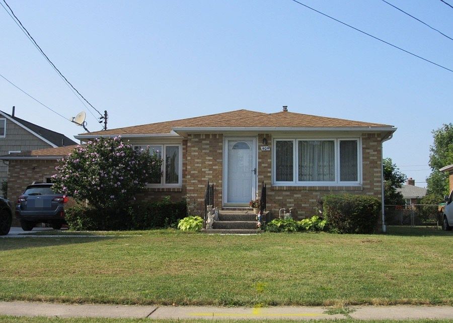 1st image of 404 Cherokee Dr