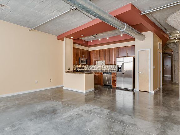 3rd image of 1635 Washington Ave APT 303