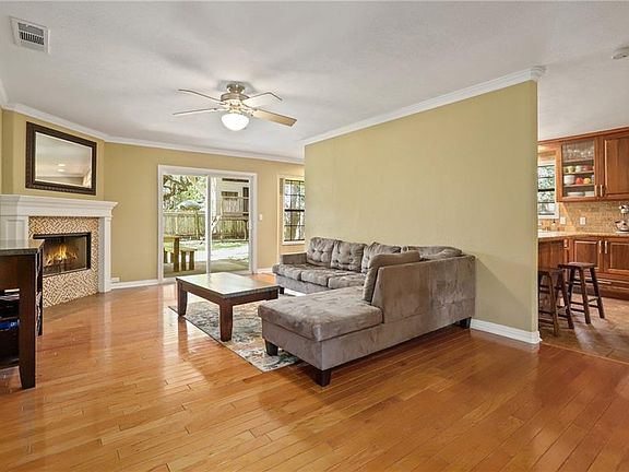 3rd image of 2503 S Celia Dr
