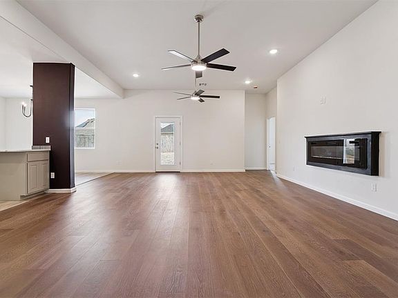 5th image of 13500 Carlisle Crossing Dr