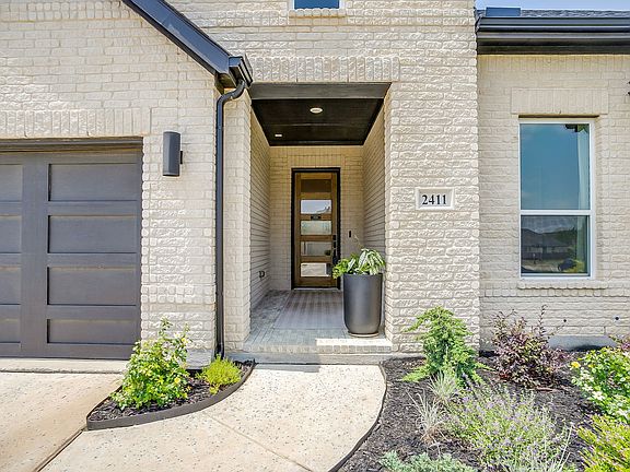3rd image of 2411 Cornerstone Dr