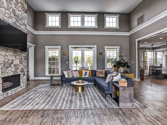 2nd image of 5525 Elkhorn Dr #513